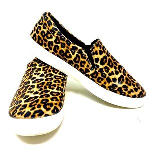 Women’s Cheetah Print Slip On Shoes Size 8.5